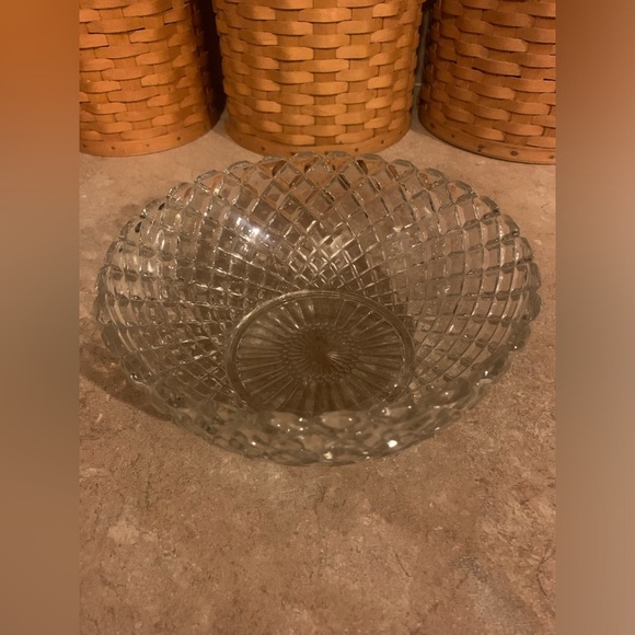 Anchor Hocking Crystal Clear Waterford Waffle Serving Bowl - Picture 1 of 3